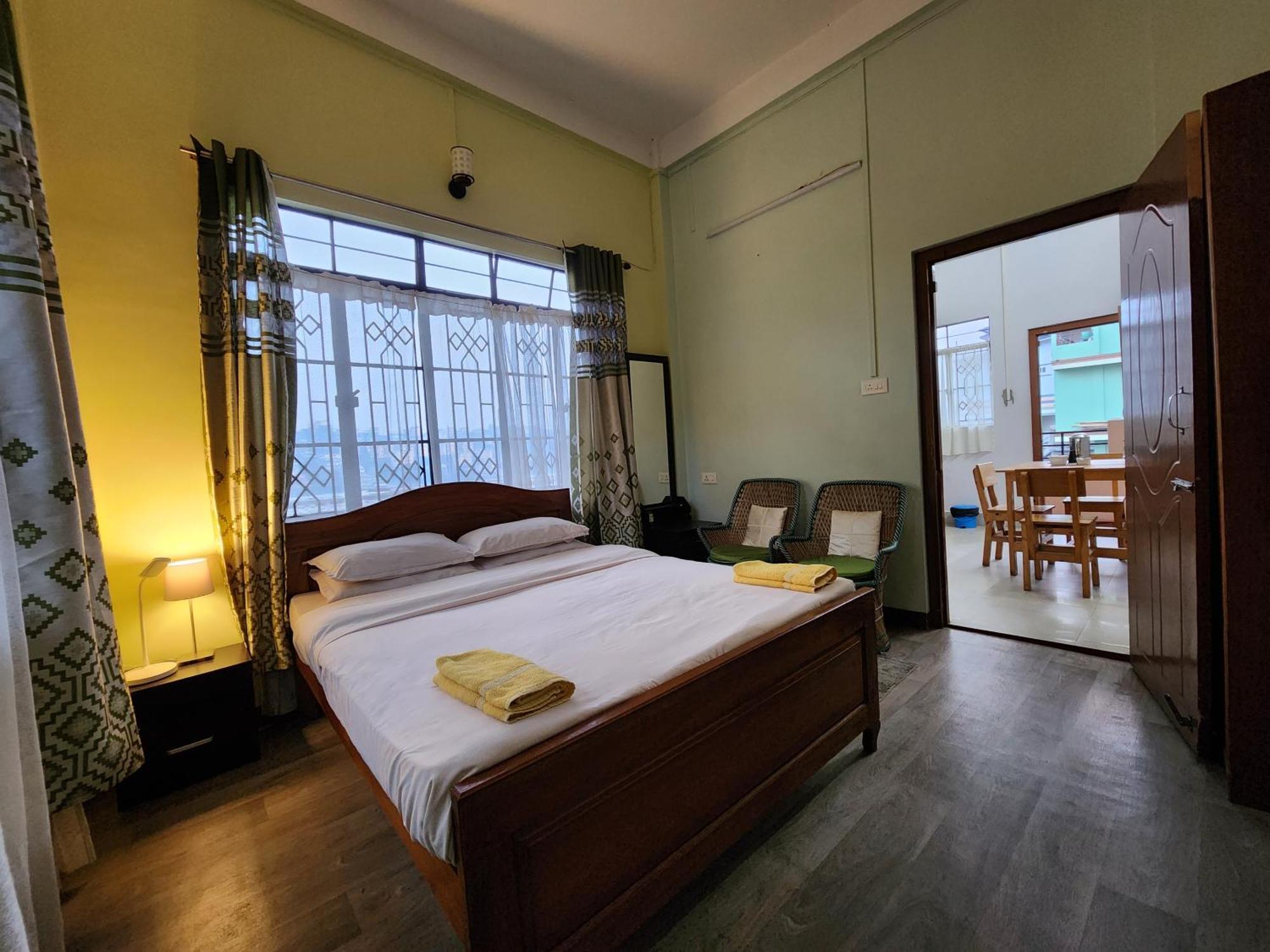Cafe Sola Bnb Σιλόνγκ Εξωτερικό φωτογραφία