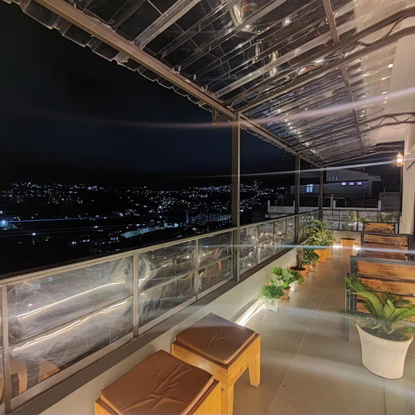 Cafe Sola Bnb Σιλόνγκ Εξωτερικό φωτογραφία