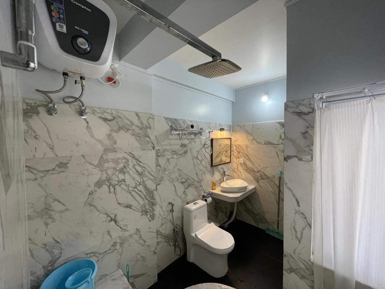 Cafe Sola Bnb Σιλόνγκ Εξωτερικό φωτογραφία